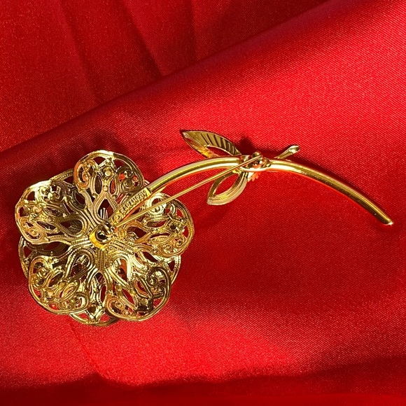 𝐕𝐢𝐧𝐭𝐚𝐠𝐞 𖢻Sarah Coventry𖢻 Gold colored Flower Brooch Pin - Picture 3 of 6